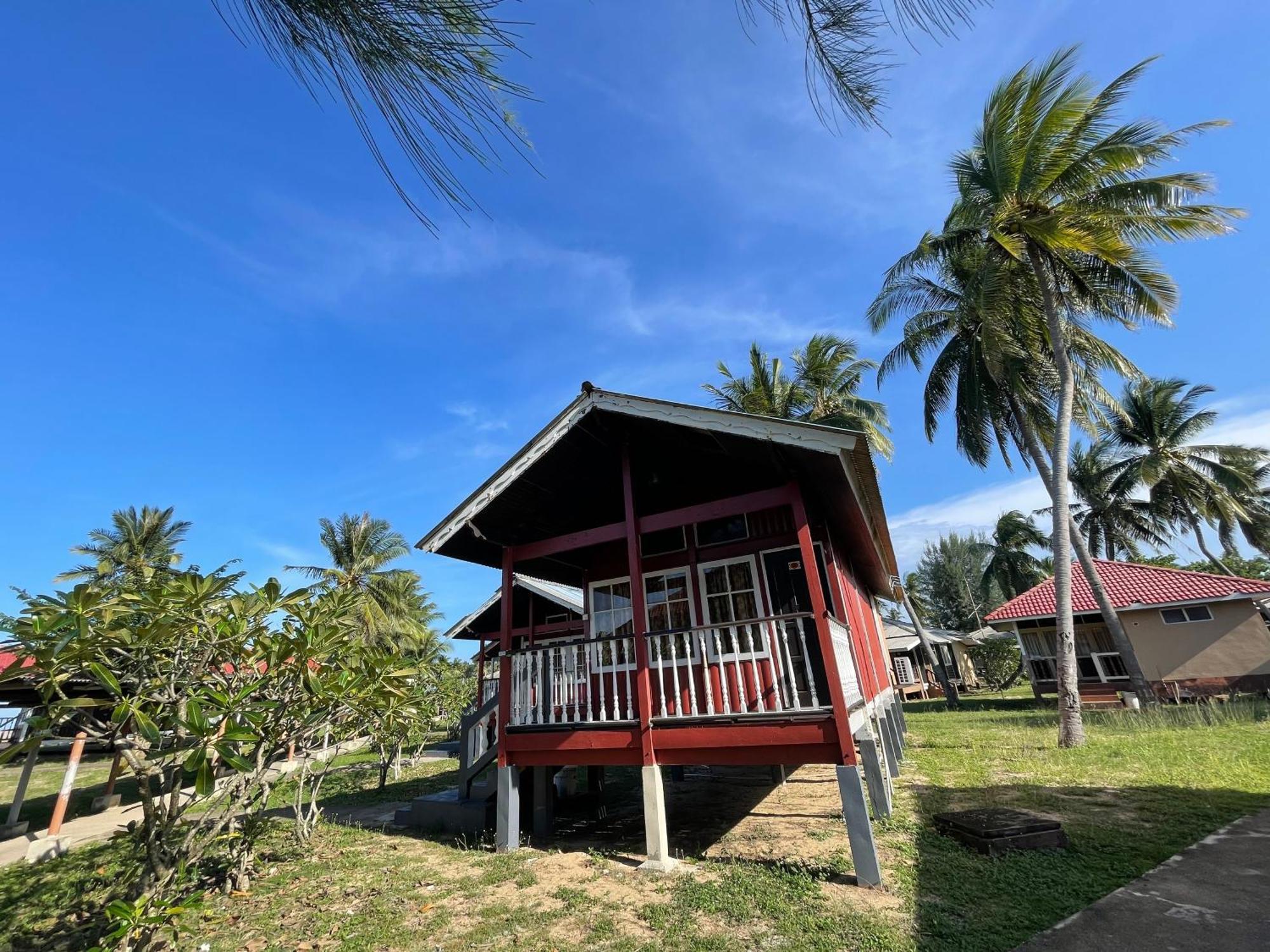 Pcb Beach Resort Kota Bharu Buitenkant foto